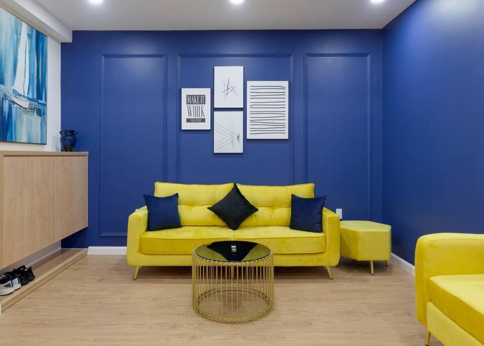 Modern, Cozy & Fully Equipped 2Br Apt In D4, 5M To D1 호치민 외부 사진